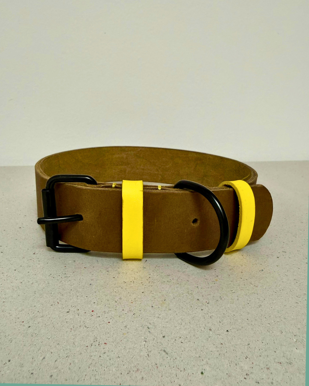 B-Ware: Hundehalsband Joker NEON - Weiches Fettleder Olivgrün